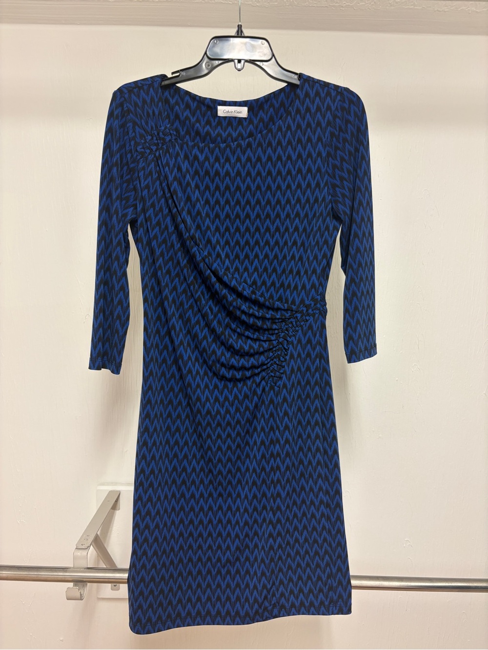 Calvin Klein Blue Black Zig Zag Chevron Ruched Side Sheath Dress Work Career M
